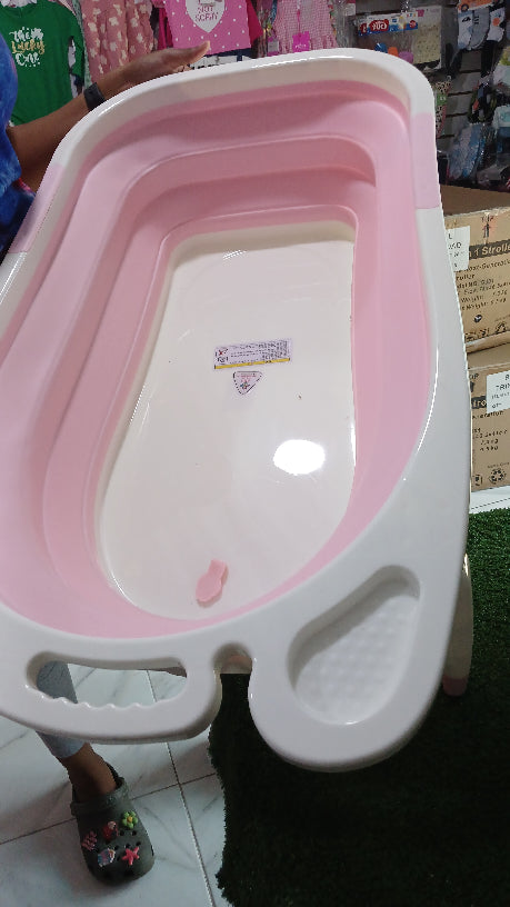 Foldable bathtub